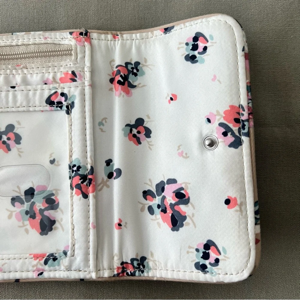 Vera Bradley Strawflowers RFID Riley Tri-Fold Wallet
